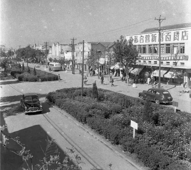 CQ9电子 CQ9传奇电子1956年毛主席接见徐州地委书记时突然问：“四”加“南”读什么(图1)